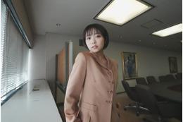 大原優乃、母が自分と同じ歳で着ていたセットアップ姿に「親子で着れるって、凄いです！」