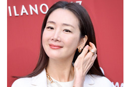 「20歳も年下のママたちについて回っている」『冬ソナ』女優チェ・ジウ（50）、高齢出産の育児の苦労を明かす 画像