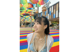 加藤夕夏、タイ・サムイ島で夏満喫！南国ファッションで美ボディー披露