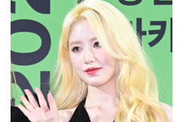 透けてインナーが…i-dle・シュファ、シースルードレスで“妖艶な魅力”を披露「美しすぎます」【PHOTO】 画像