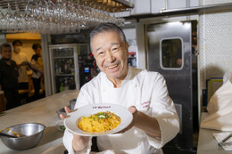 こだわりのアレンジレシピも公開！銀座の人気イタリアンシェフがエスビー「うにのクリームソース」で実演調理