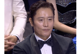 韓国の大物俳優は手ぶらで帰宅…『第4回青龍シリーズ・アワード』受賞者を総ざらい 画像