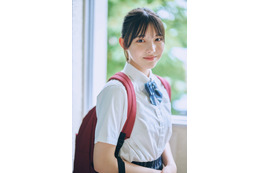 “注目の15歳”松尾そのま、フレッシュな制服姿で『サンデー』初表紙を飾る！