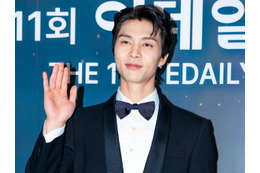 「遭遇したかった」NCT・ジャニー、185cmの“異次元スタイル”際立つ東京観光SHOTに反響【PHOTO】 画像