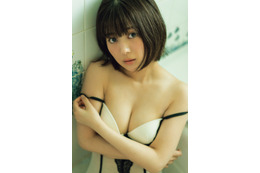 元SKE48・北野瑠華、水着姿で美谷間見せ！『グラぱらっ！』コラボ写真集表紙が公開