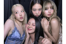 BLACKPINK、“デビュー9周年”をメンバー全員が集合SHOTで祝福！「美しいレディたちと過ごした9年」 画像