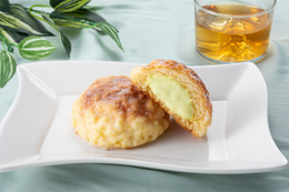 静岡クラウンメロンの芳醇な香り！八天堂、冷やして食べる「くりーむメロンパン」新作が本日発売