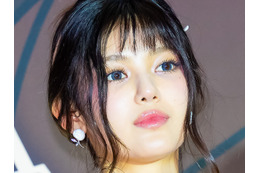 表舞台から“消えた”NewJeans、ダニエルの近況明らかに　人気俳優と笑顔で早朝ランニング【PHOTO】 画像