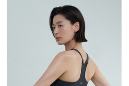 ブラトップで浮かびあがる見事な肉体と色気、チョン・ジヒョン「ANDAR」新コレクションを着用 画像