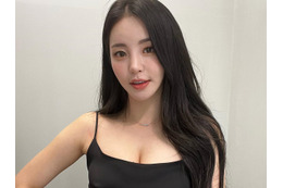 胸元にほくろが…あだ名は“ゼニガメ”の元K-POPアイドル（34）、無防備な肉体を披露【PHOTO】 画像