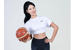 韓国チアガール、ざっくり開いた“視線強奪ウェア”でファンを一網打尽に「海の女神だ…」「本当に美しい」【PHOTO】 画像