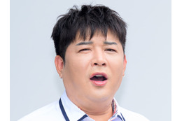 SUPER JUNIOR・シンドン、身体にメスを入れた経験を告白？顔を細く見せる爆笑必至のポーズも紹介 画像