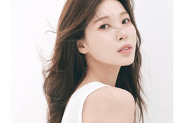 北朝鮮生まれ・韓国在住の脱北女優、スタイル強調の“ピタT”ショットで魅了「素敵な女性だ!」【PHOTO】 画像
