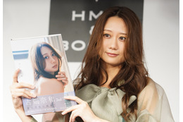 古畑奈和、2nd写真集表紙は「どうしよう！街の人にバレたら」と思いながらドキドキの撮影