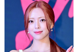 ITZY・ユナ、爽やかさ全開のスポーティーファッションで魅了！スポーツウェアブランドの新キャンペーンカット公開 画像