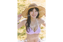 日向坂46・河田陽菜、ビキニ姿でピクニック！2nd写真集“未収録カット”の特典ポスター公開