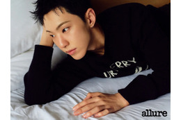 SEVENTEEN・ホシ、“入隊前最後”の雑誌撮影で魅せた感性的オーラ「CARATを思うと時間を無駄に過ごせない」【PHOTO】 画像