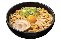 すた丼、“油そば”が2玉まで並と同一価格に！「焼きチーズ黒胡椒」など新トッピングも登場