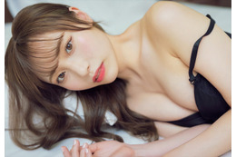 元NGT48・川越紗彩、肩紐をずらしたランジェリーショット！1st写真集より本人セレクトカットが公開