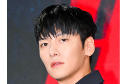 俳優チ・チャンウク、パリで見せた圧倒的カリスマ性が話題！ダンディーなルックに視線釘付け 画像