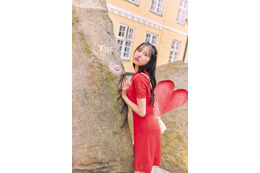 日向坂46・河田陽菜、2nd写真集よりキュートな“キス顔”ショット公開！