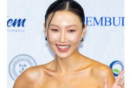 過激ダンスが“公然わいせつ罪”と告発されたファサ、下着姿で大胆イメチェンを報告【PHOTO】 画像