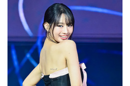 「砂時計ボディ」アイドルらしからぬ“グラマラス体型”…タンクトップ姿のナッティに視線集中！【PHOTO】 画像