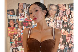 凄まじい…ヒョリン、迫力たっぷりのぴっちりトップス姿に視線釘付け!開放的な健康美で圧倒【PHOTO】 画像