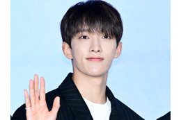 大谷翔平グッズに夢中?SEVENTEEN・ドギョム、ファン心溢れる“LAドジャース愛”SHOTに反響【PHOTO】 画像