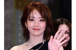 「ちゃんと服着てね…」i-dle・ミンニ&ミヨン、“あられもない”アンダーウェアルックが話題【PHOTO】 画像
