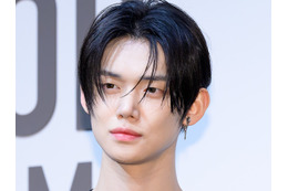 「水も滴るいい男…」TXT・ヨンジュン、雨に濡れた無防備ショットで視線を独占【PHOTO】 画像