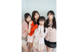 『ラブライブ!』声優・岬なこら4名が登場!可憐な衣装の“美少女”カットを披露