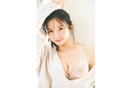 35歳女優・入来茉里、レースランジェリーで美谷間チラ見せ!