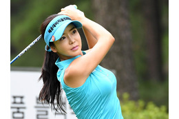 ゴルファーと思えない体つき…アン・シネ、美貌強調の“ぴったり”ウェアSHOTに「限界突破」の声【PHOTO】 画像
