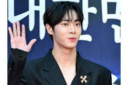 「心の準備が…」イケメン俳優チュ・ヨンウ、筋肉バキバキの“上半身SHOT”にファン騒然【PHOTO】 画像