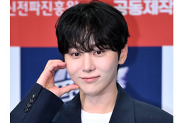 「尊すぎる…」SEVENTEEN・スングァン、愛犬プクとの“癒しショット”公開！優しい眼差しにキュン【PHOTO】 画像