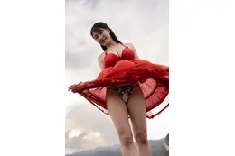 “令和の最強最高ボディ”原つむぎ、ランジェリーチラ見せ！最新デジタル写真集が22日配信開始