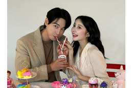 ファンだった14歳上の韓国俳優と結婚！日本人妻アヤネさんの“寝そべりSHOT”にファンもほっこり【PHOTO】 画像