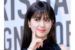 「幼くなってる?!」BLACKPINK・ジス、“ぱっつん前髪”ショット公開！ラブリーな姿に反響続々【PHOTO】 画像