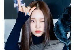 「新人とは思えない…」ALLDAY PROJECT・ヨンソ、“オン眉”ヘアで放つ唯一無二のオーラ【PHOTO】 画像