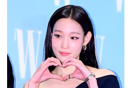 “財閥令嬢”のK-POPアイドル、“パンパン”の財布を公開！周りは「こんなの初めて見た」と驚愕 画像