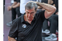 日本男子バレー率いたブラン監督が韓国で苦戦…“初2連敗”含む開幕7試合3敗、主力負傷で悩み深く 画像