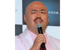 クロちゃん、「彼女ができたしん！」投稿は本物か？「水曜日楽しみ」「ドッキリ？」