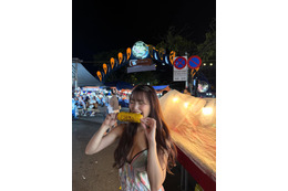 白間美瑠、写真集ロケ地のオフショットを大量公開「ベトナムの夜は、カラフルでキラキラしていて素敵」