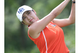 イケメン夫にメロメロ？イ・ボミ、“美脚丸見せ”膝上ミニスカに絶賛「スタイル良い！」「女優かと…」【PHOTO】 画像