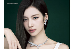 TWICE・サナ、最近のマイブームは抹茶ラテ「色にハマってる」　『25ans』2度目の表紙 画像