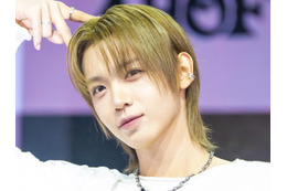 “怪物新人”と話題のAHOF・シュアイボ、ふわふわヘアの可愛さ満点ショット公開「子犬みたい」【PHOTO】 画像