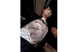 高橋克典、“鶴瓶ド迫力Tシャツ”を着こなす！ファン「鶴瓶さんからパワーもらえそう」