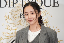 堀田真由・飯豊まりえ・宮世琉弥が表参道でドレスアップ姿を披露！