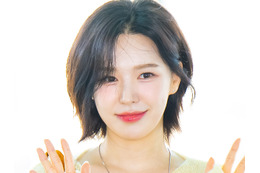 「見えちゃいそう…」Red Velvet・ウェンディ、“超ミニ”ワンピで美脚あらわ！ガリガリ姿に心配の声も【PHOTO】 画像